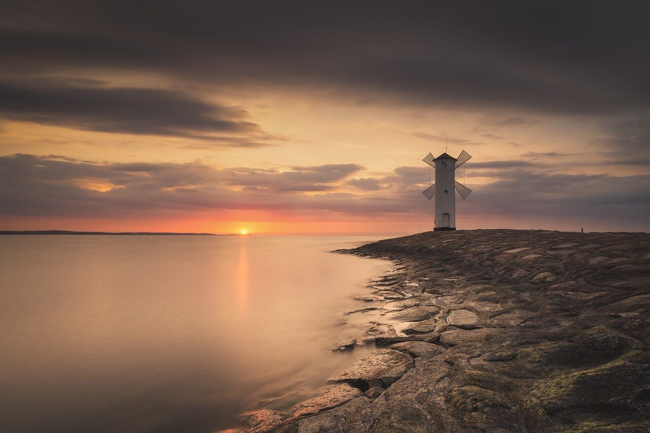 baltic sea, lighthouse, ocean-7719219.jpg